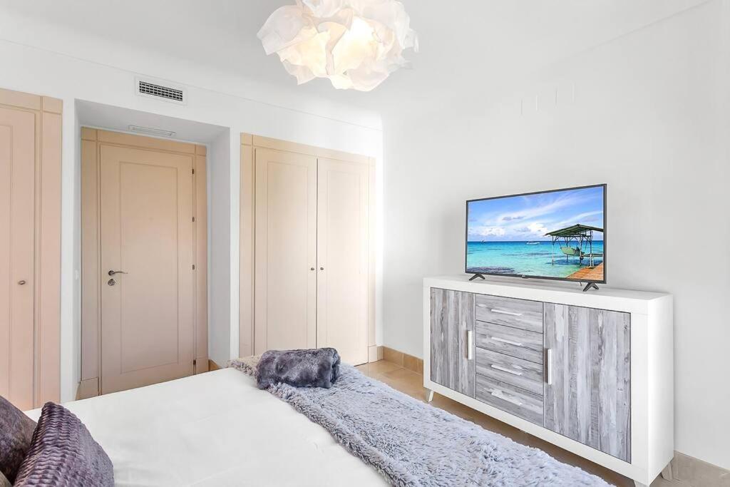 Yolo Spaces - Sotogrande Sea View Penthouse San Roque  Dış mekan fotoğraf